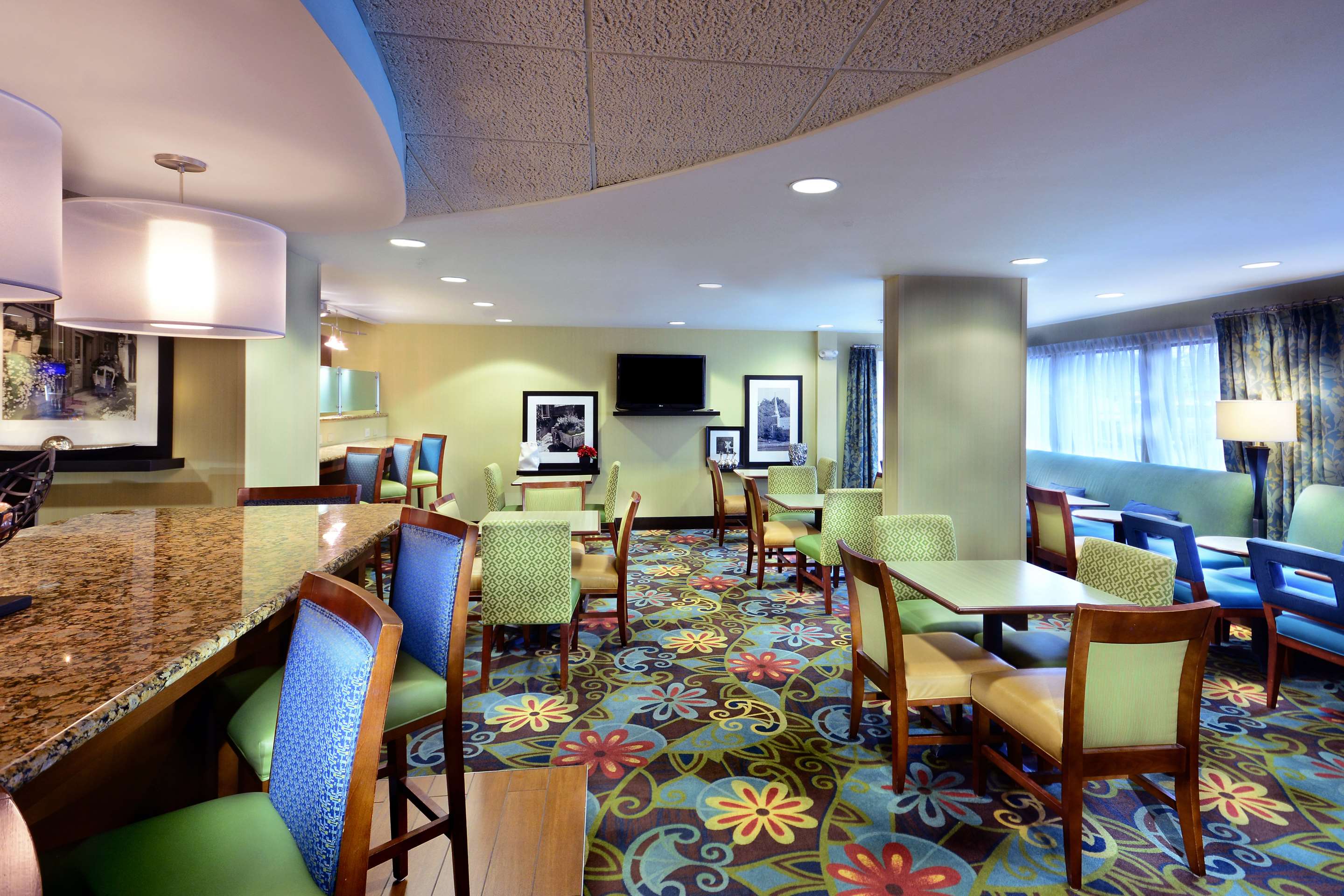 Reception | Hampton Inn Raleigh / Town Of Wake Forest
