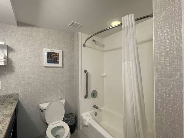  - Hampton Inn Ridgefield Park - I-95, Exit 68