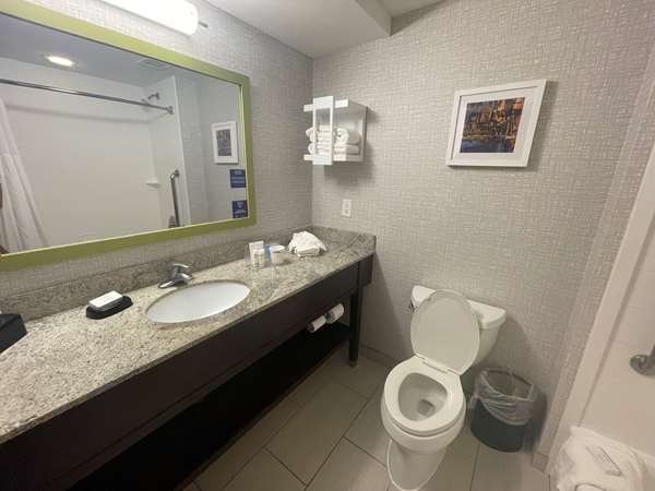  - Hampton Inn Ridgefield Park - I-95, Exit 68