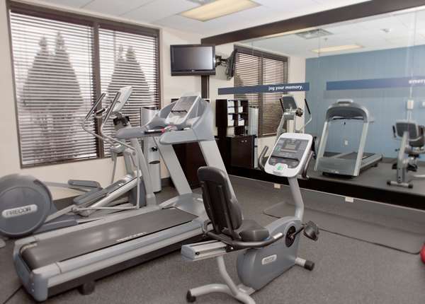 Fitness/ Exercise Room - Hampton Inn Ridgefield Park - I-95, Exit 68