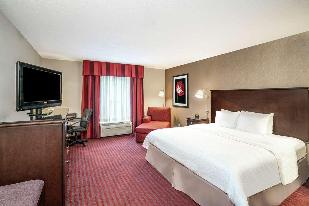 Hampton Inn Richmond Airport - Tap to explore photos