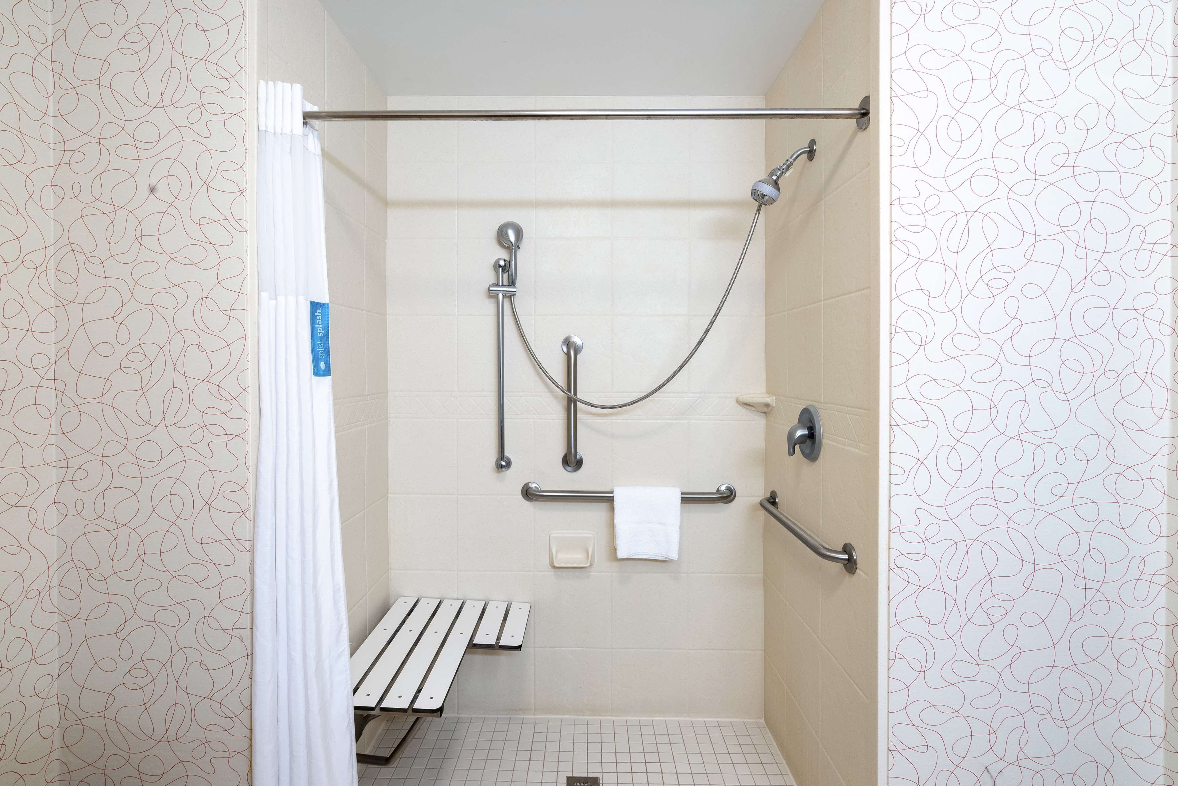 Hampton Inn Richmond Airport - Tap to explore photos