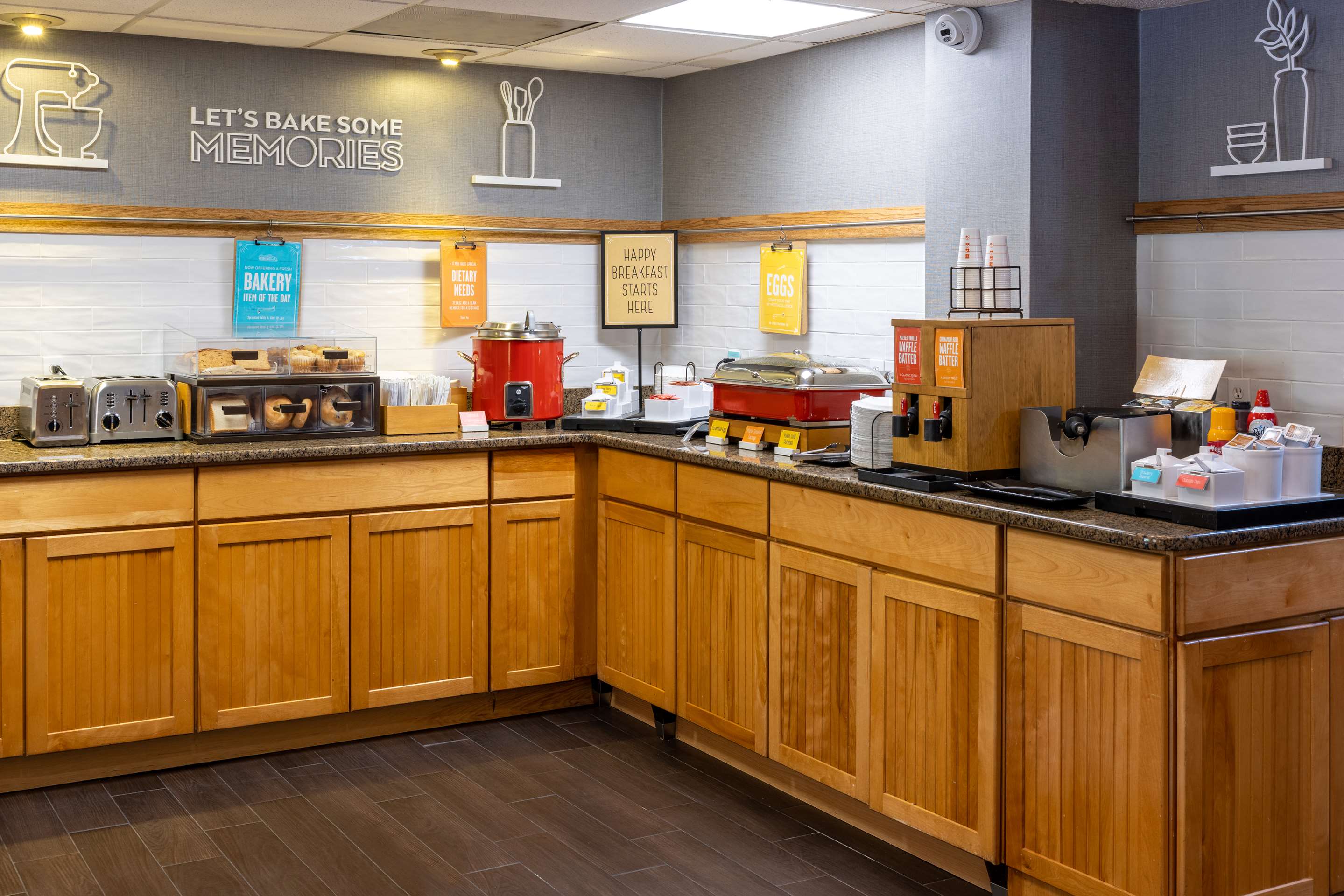 Breakfast Area | Hampton Inn Chester