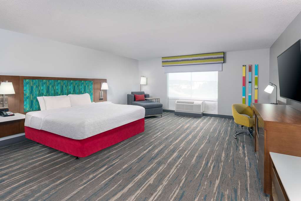 Hampton Inn Petersburg-Southpark Mall-guestroom-Guest Room,On-Site.jpg