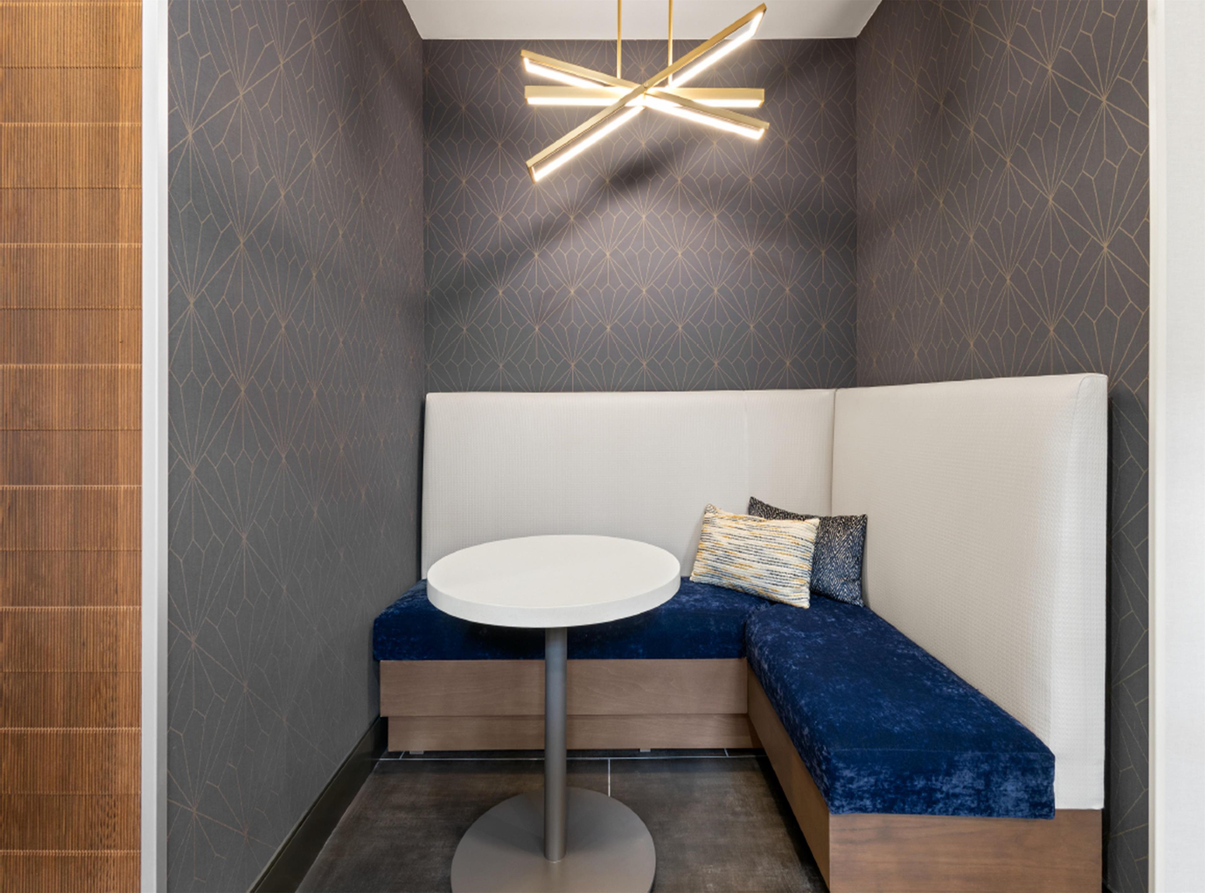 Breakfast Area | Hampton Inn & Suites Richmond/Glenside