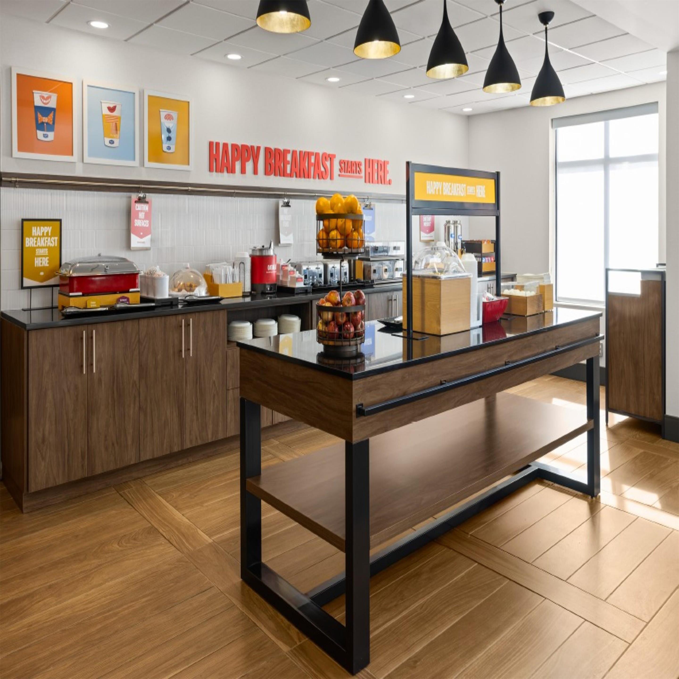 Breakfast Area | Hampton Inn & Suites Richmond/Glenside