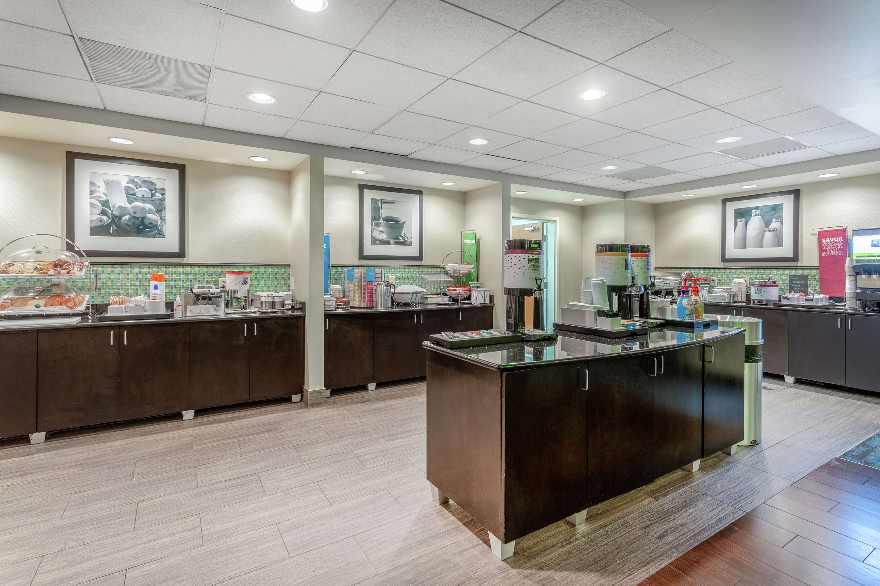 Breakfast Area | Hampton Inn Richmond - South