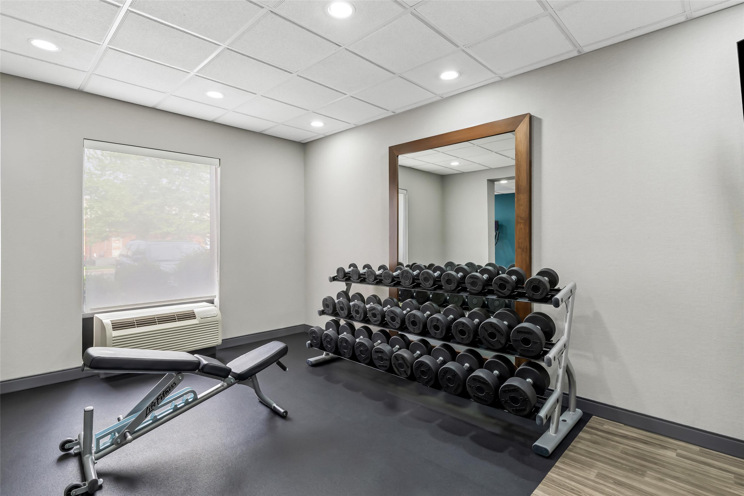 Health club fitness center gym | Hampton Inn & Suites Richmond/Virginia Center