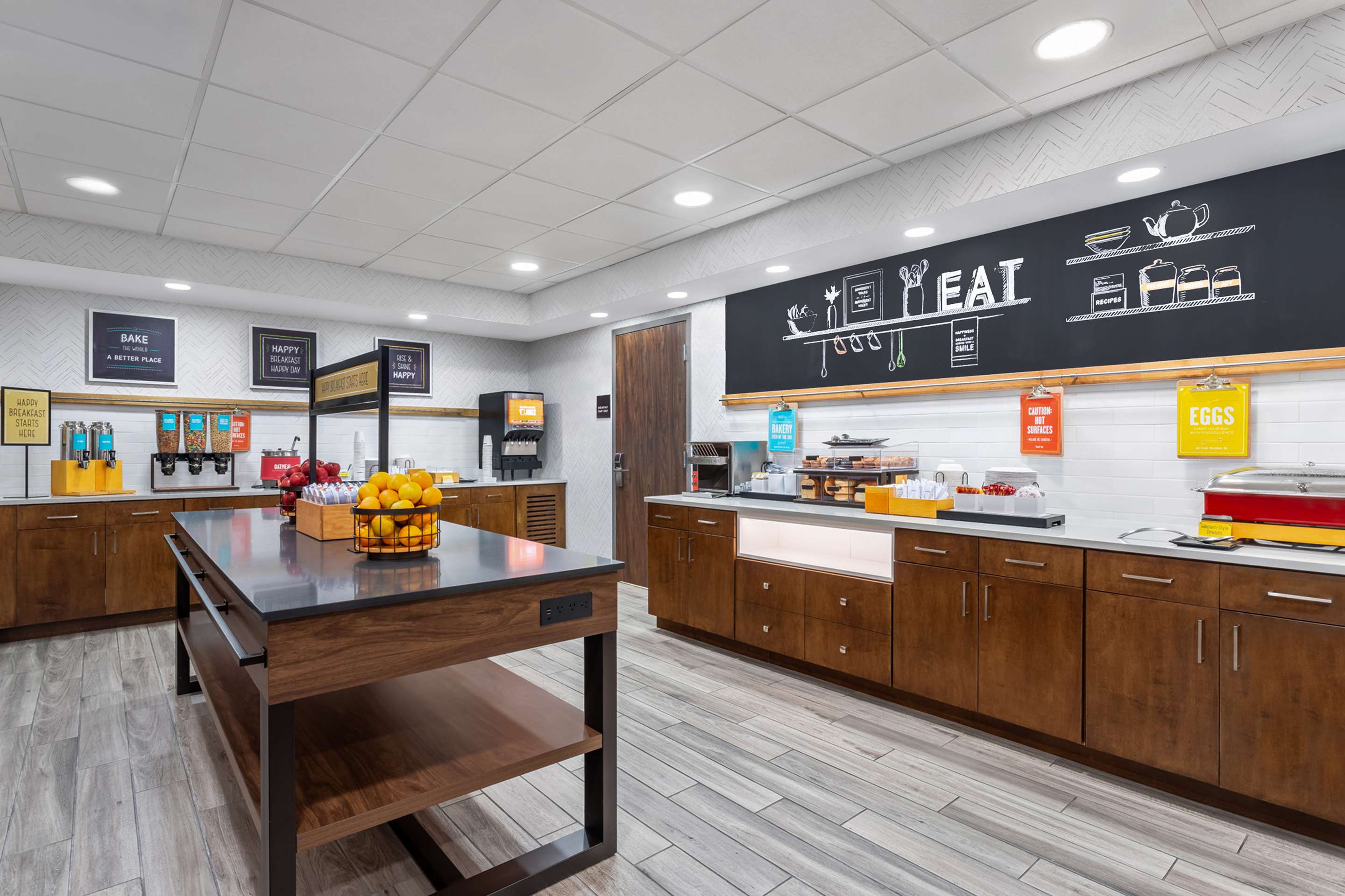 Breakfast Area | Hampton Inn & Suites Richmond, IN