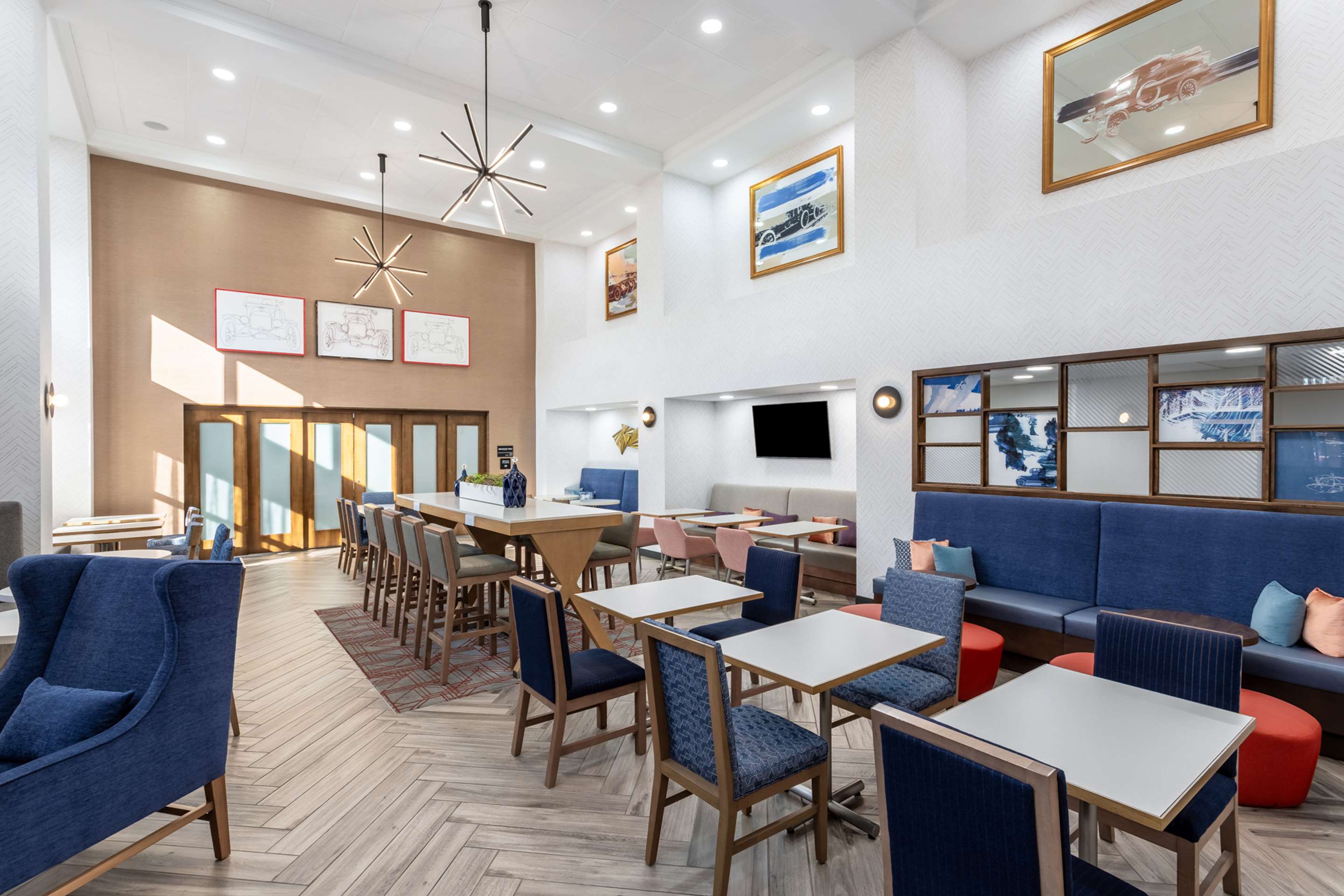 Breakfast Area | Hampton Inn & Suites Richmond, IN
