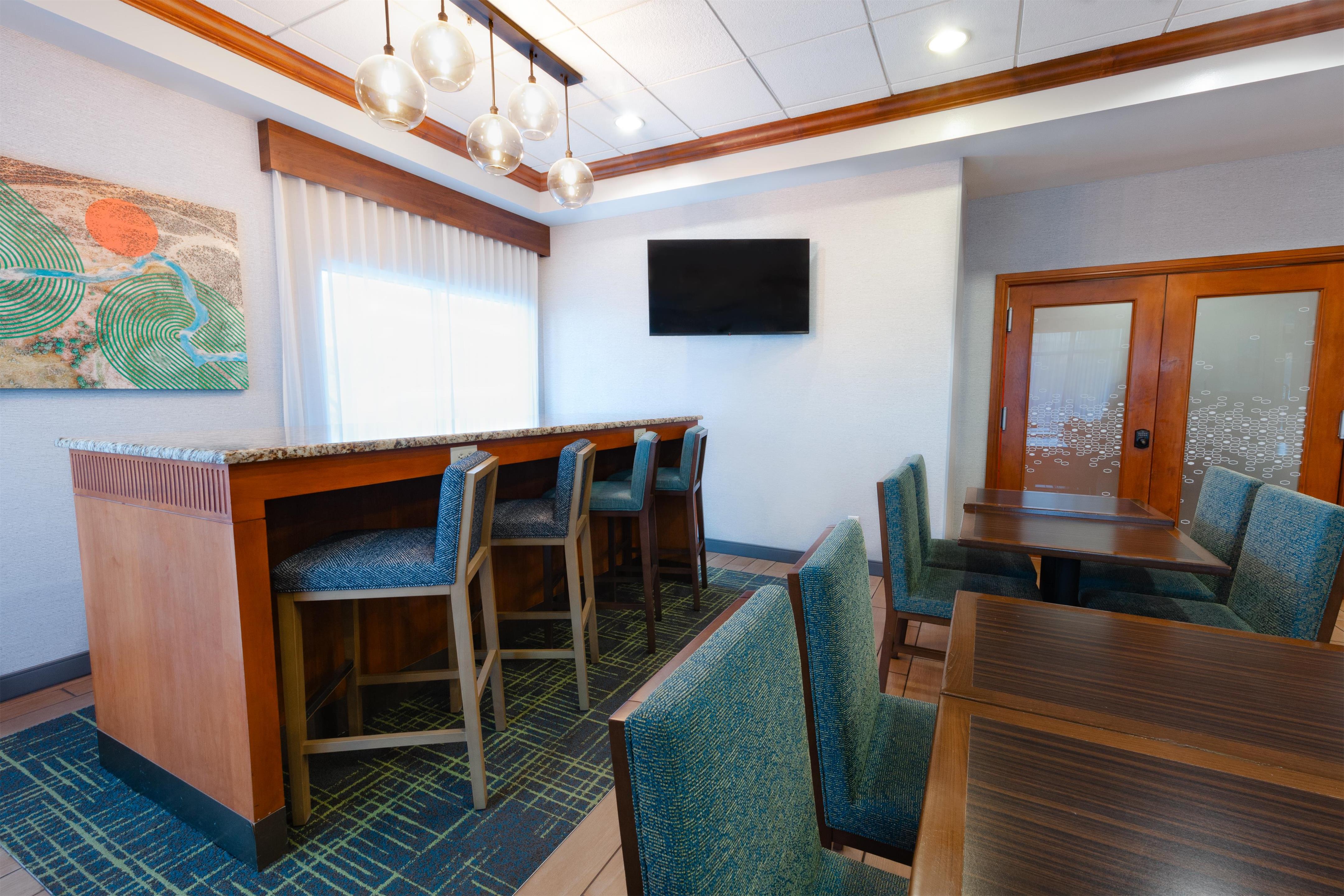Breakfast Area | Hampton Inn Richfield
