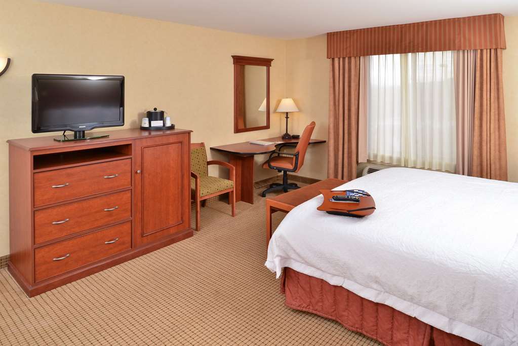 Hampton Inn by Hilton Rock Springs - Tap to explore photos
