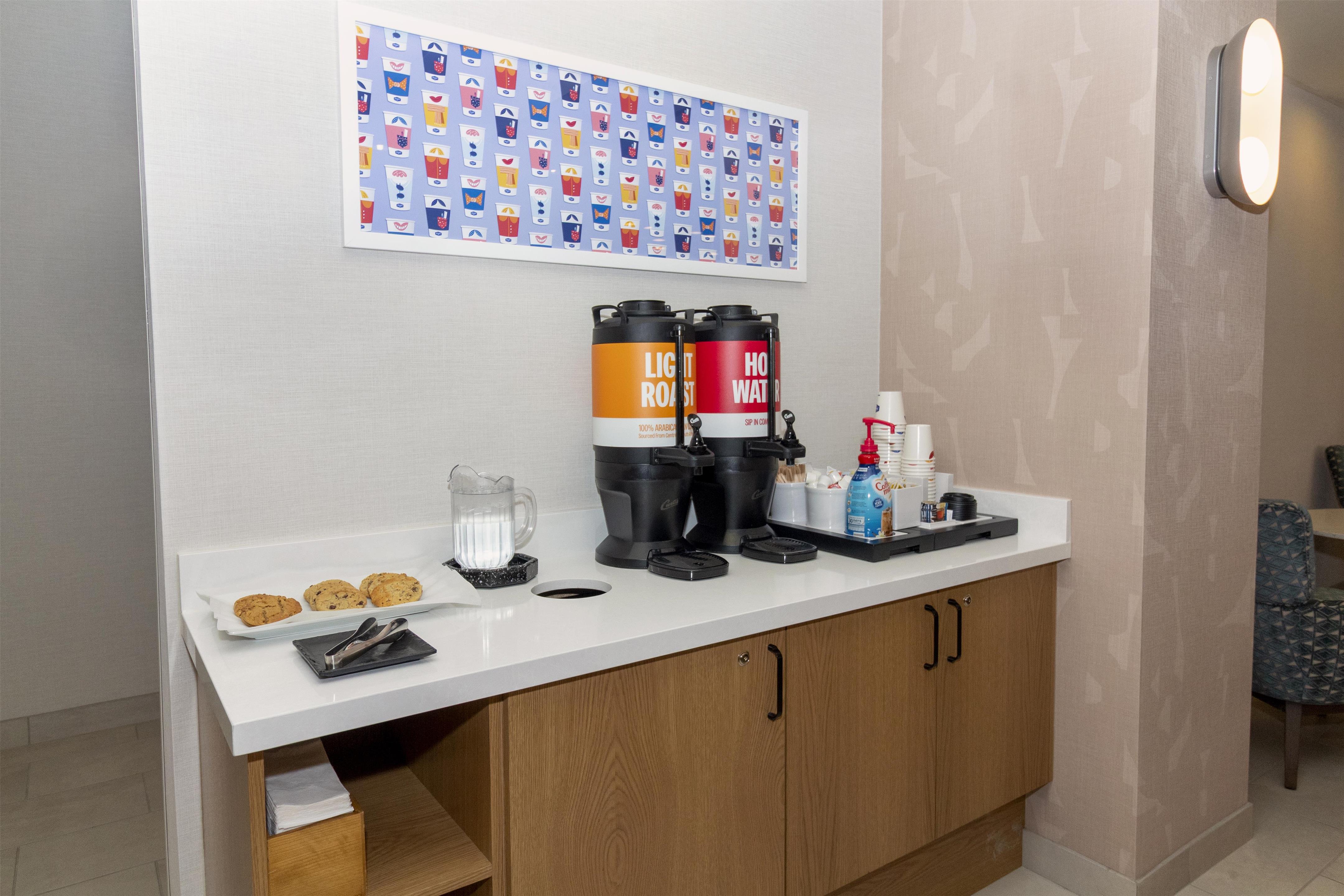 Breakfast Area | Hampton Inn Rock Springs