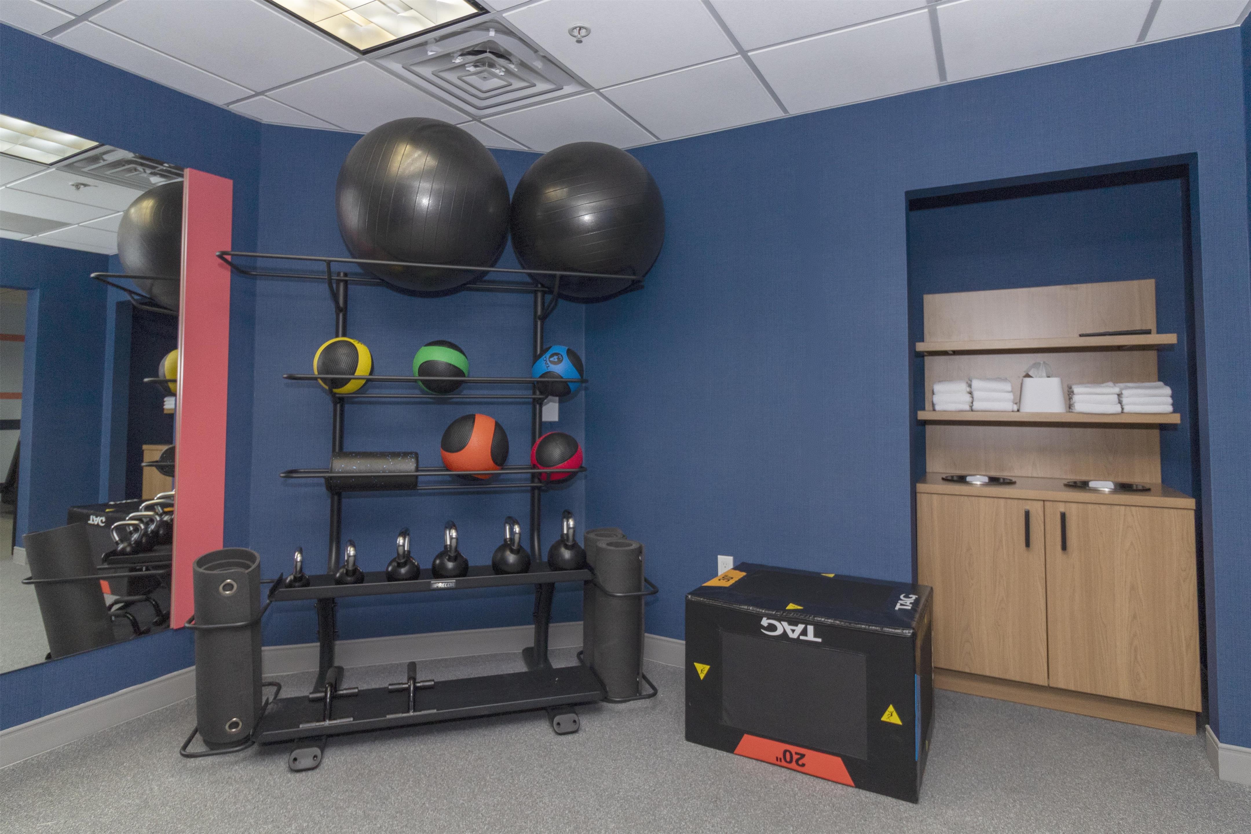 Health club fitness center gym | Hampton Inn Rock Springs