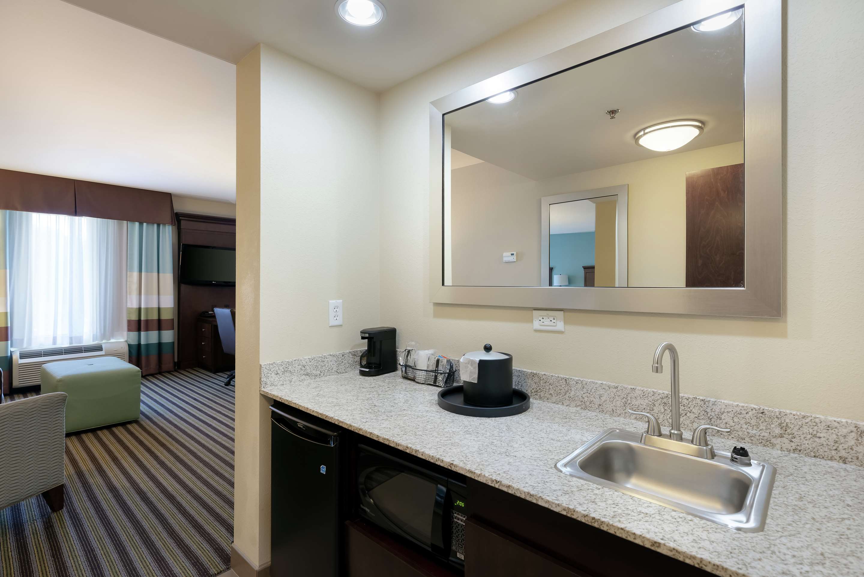 Guest room