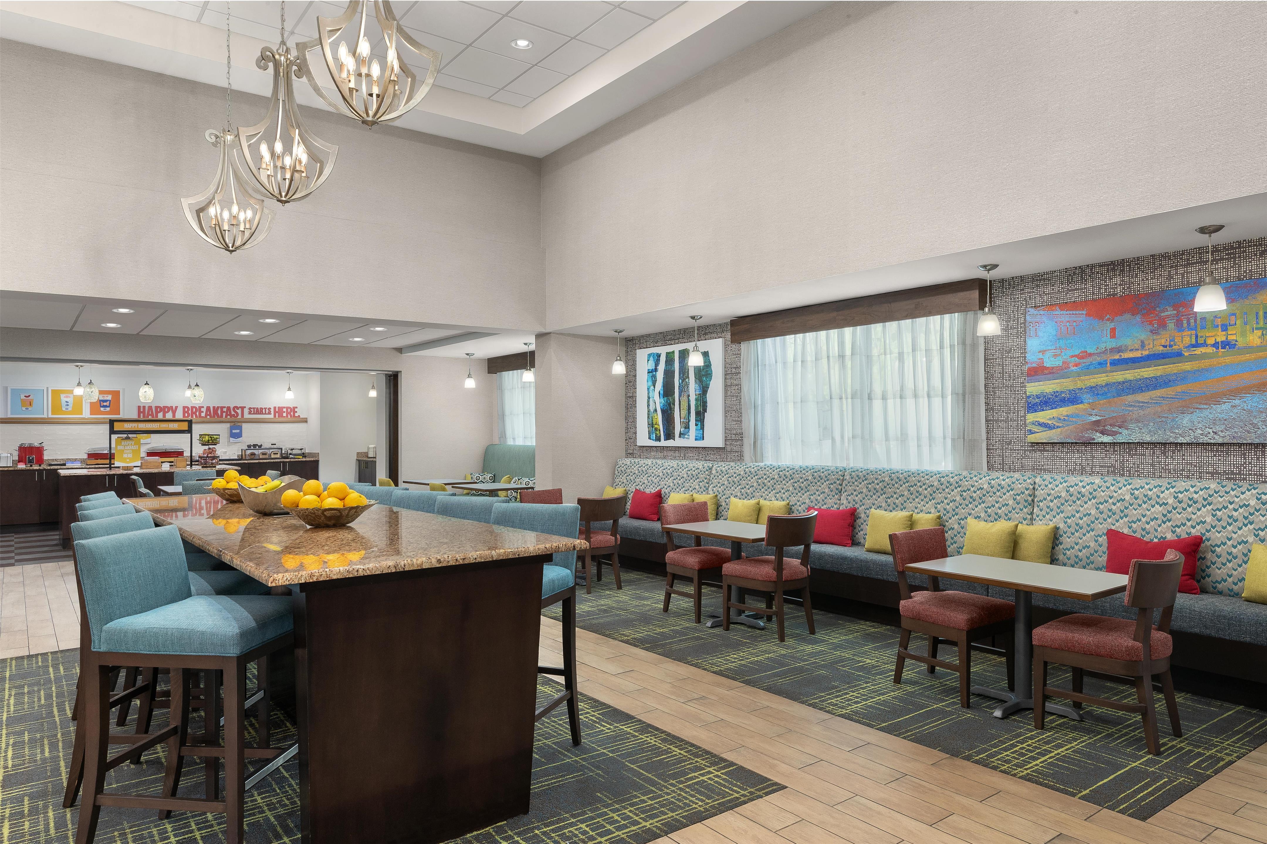 Breakfast Area | Hampton Inn & Suites Adairsville-Calhoun Area