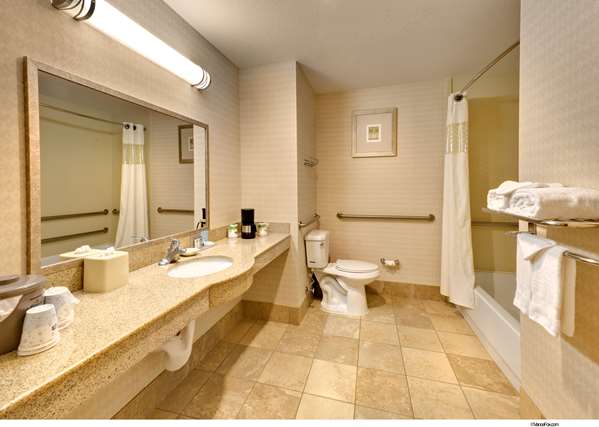  - Hampton Inn & Suites Reno - I-580, Exit 26