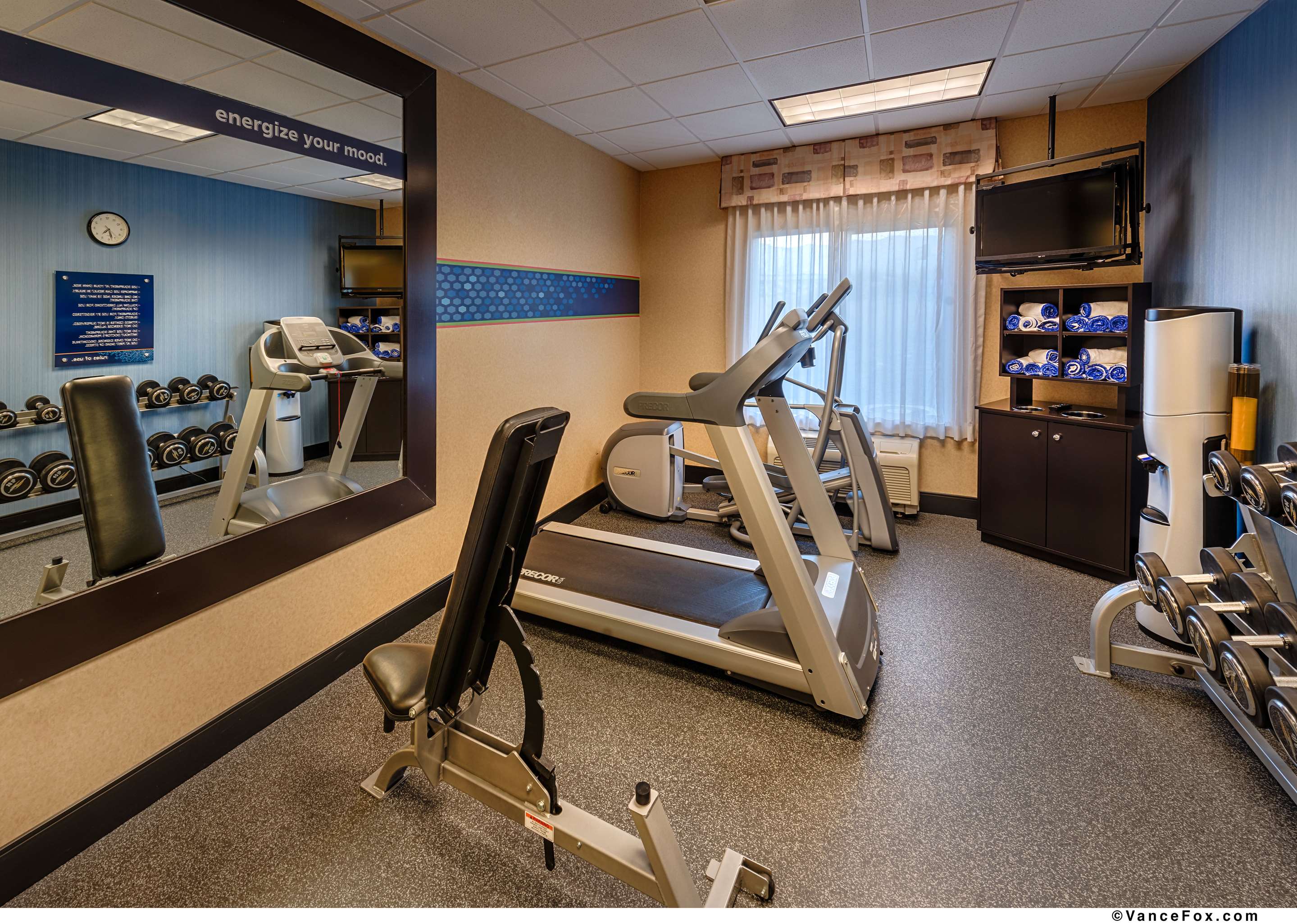 Health club fitness center gym | Hampton Inn & Suites Reno
