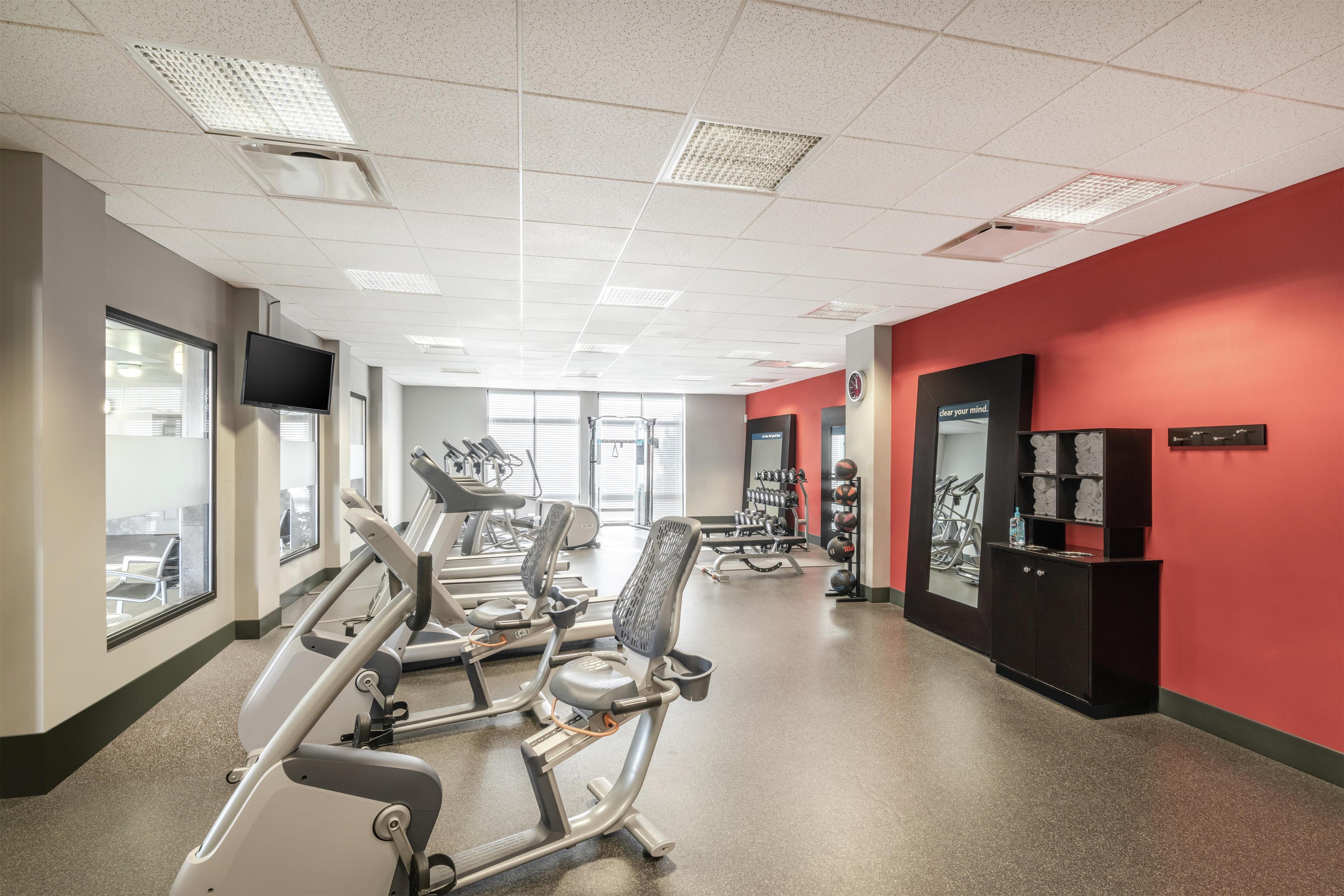 Health club fitness center gym | Hampton Inn & Suites Roanoke Airport