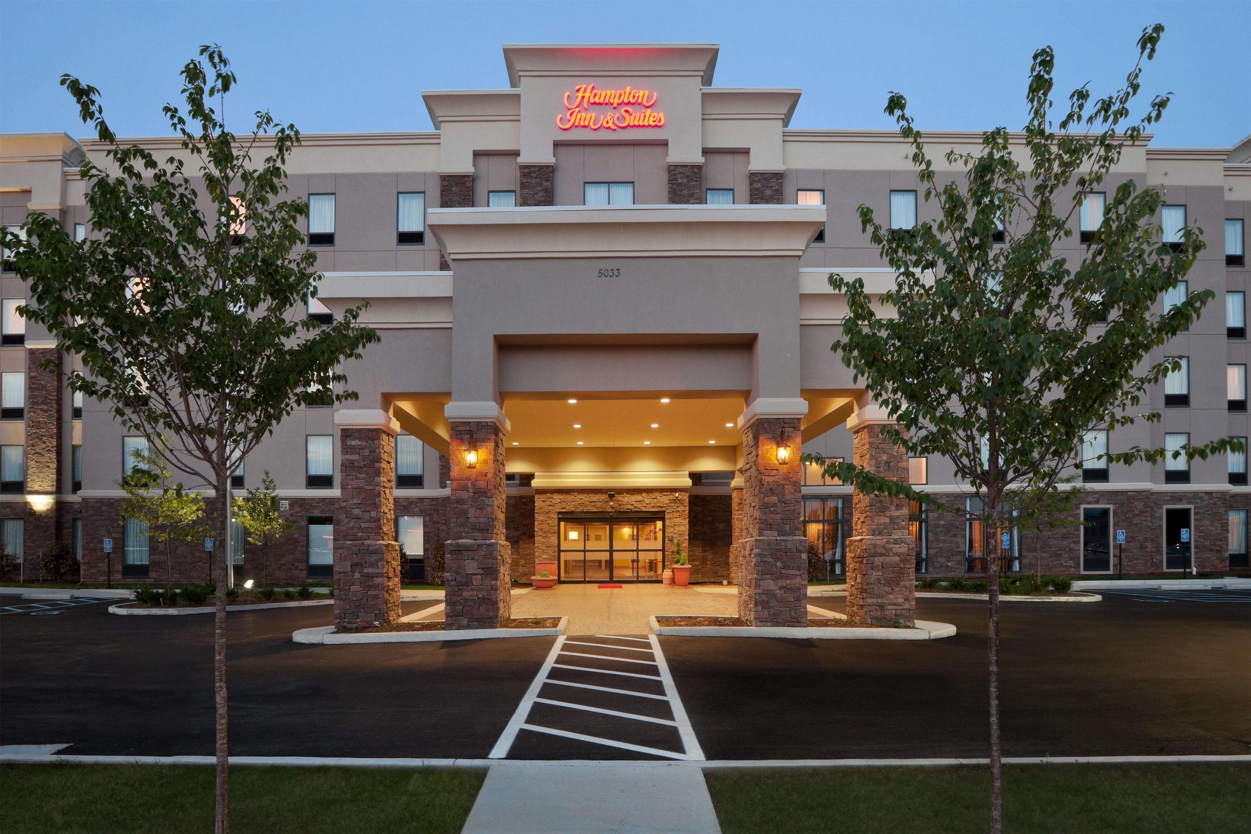 Exterior | Hampton Inn & Suites Roanoke Airport