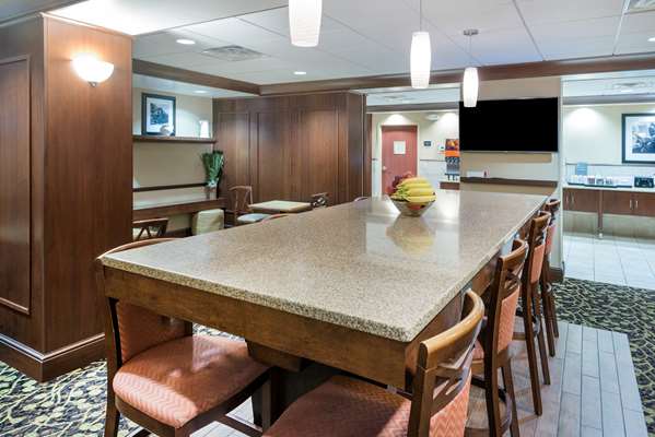 Amenities - Hampton Inn Roanoke - I-81, Exit 146