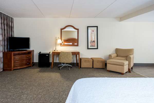  - Hampton Inn Roanoke - I-81, Exit 146