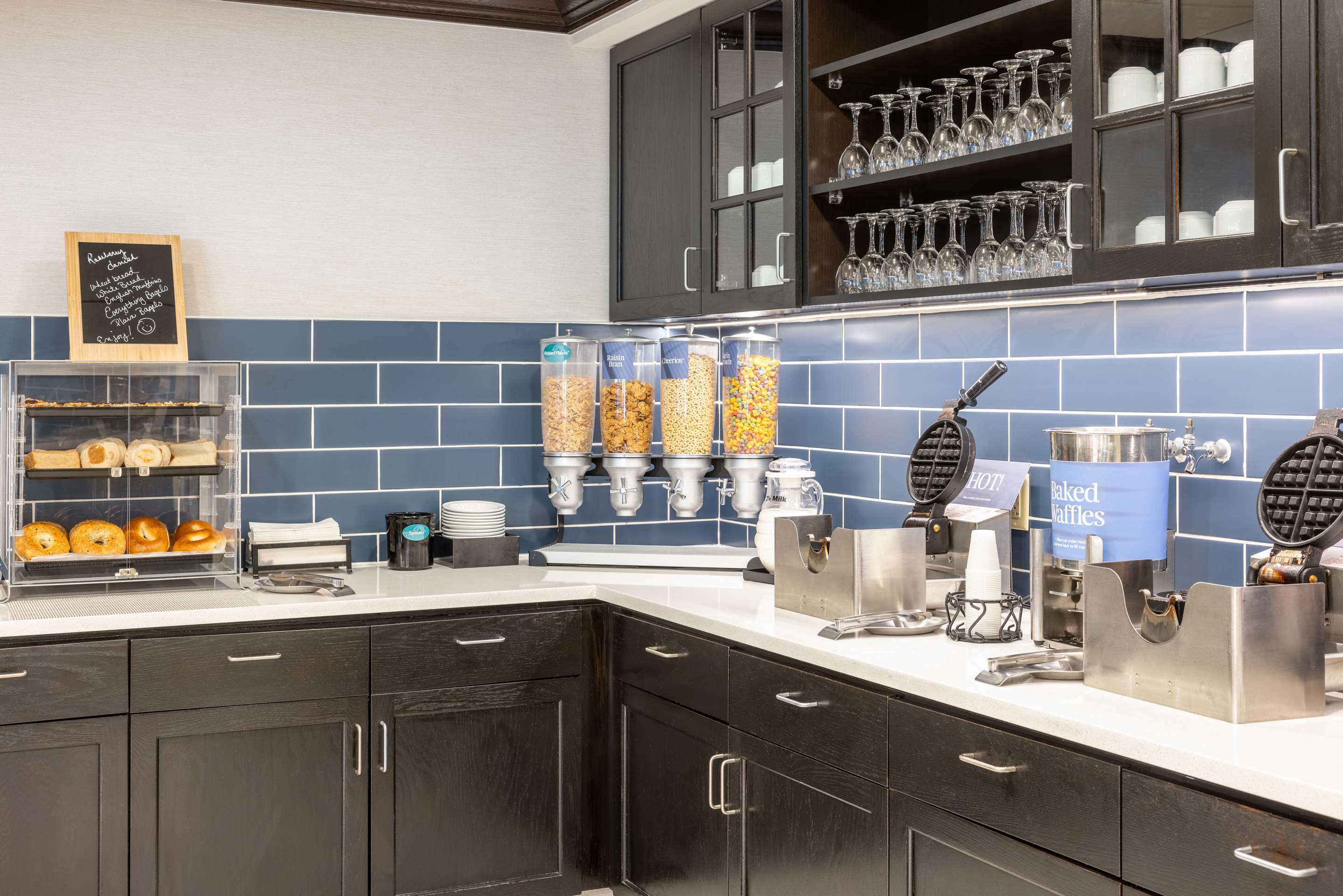 Breakfast Area | Homewood Suites by Hilton Rochester/Greece, NY