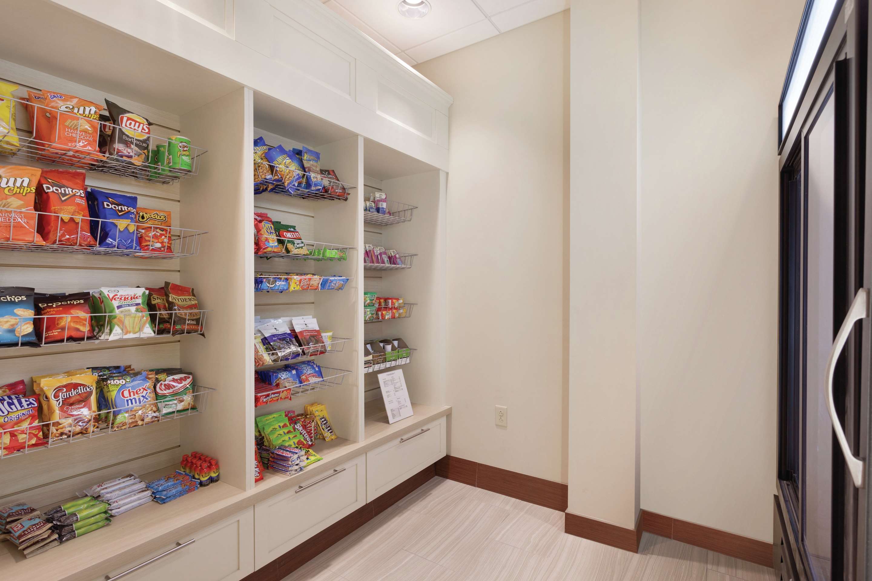 Restaurant | Hilton Garden Inn Rochester Downtown, NY