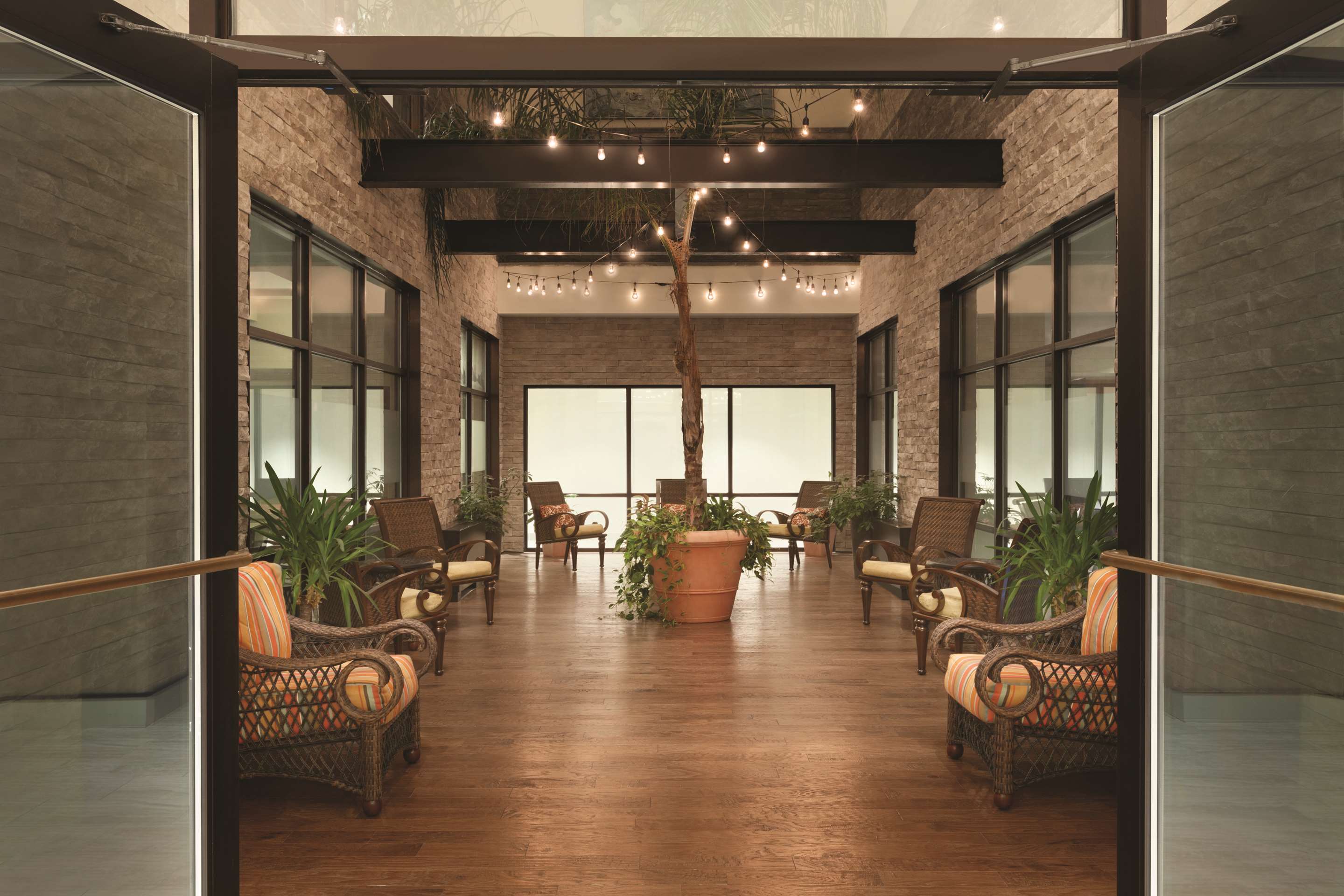 Lobby | Hilton Garden Inn Rochester Downtown, NY