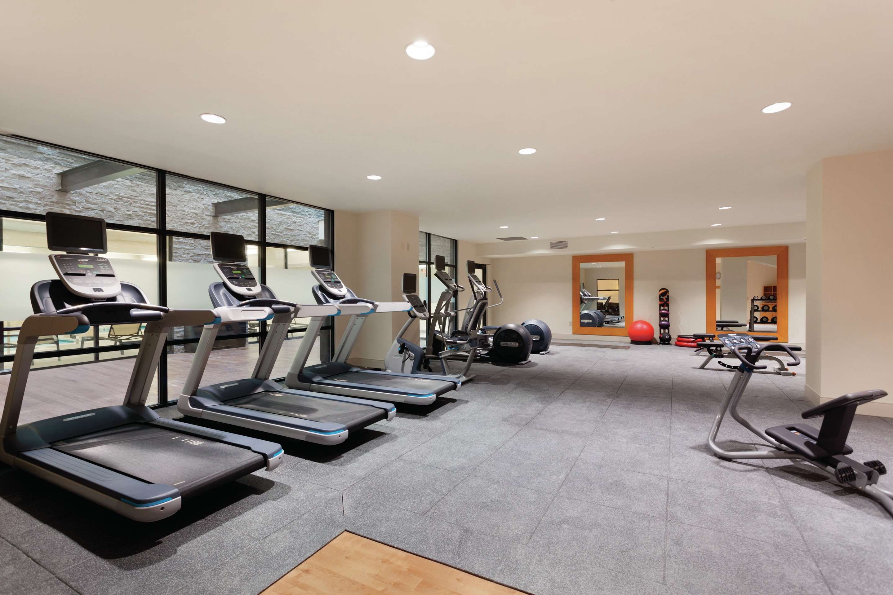 Health club fitness center gym | Hilton Garden Inn Rochester Downtown, NY