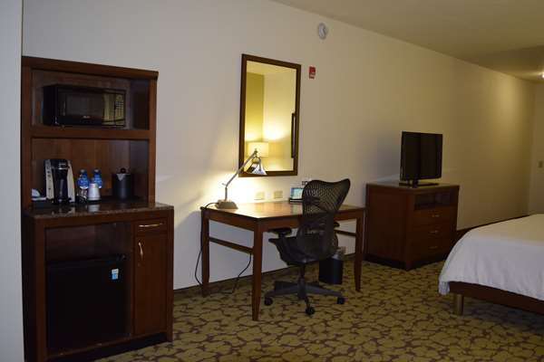  - Hilton Garden Inn Downtown Rochester - I-490, Exit 13