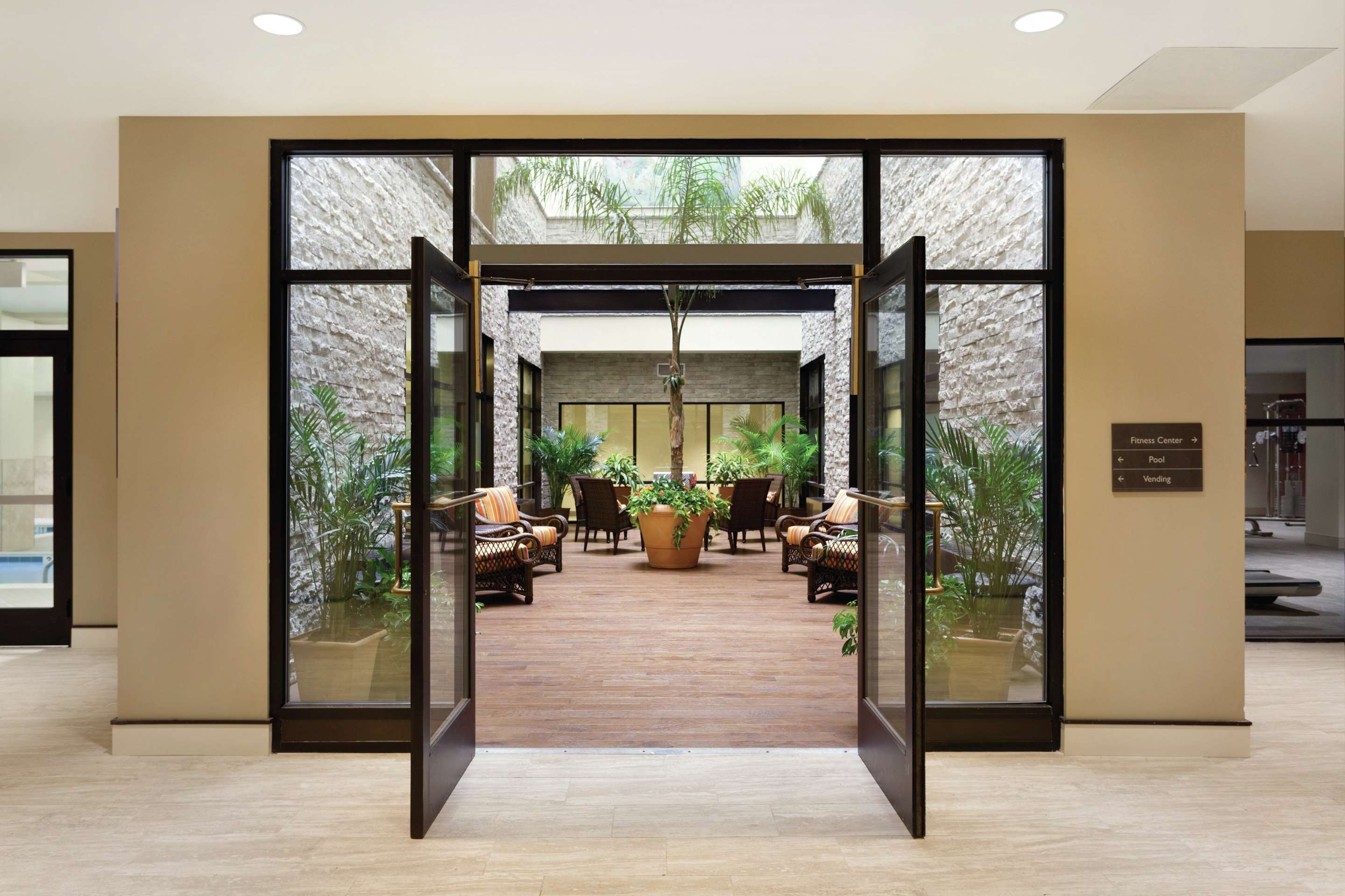Lobby | Hilton Garden Inn Rochester Downtown, NY