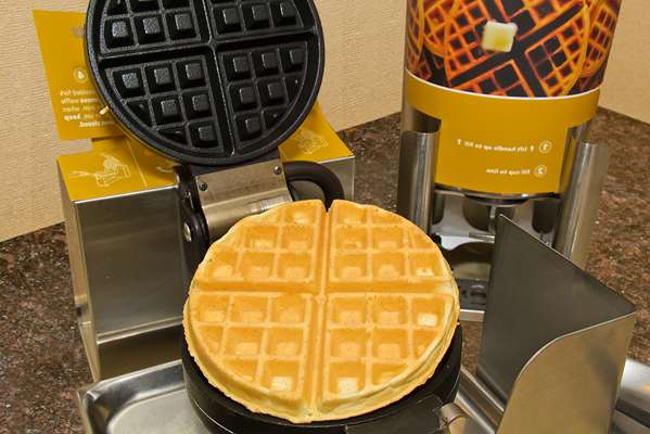 Restaurant - Hampton Inn & Suites Rochester - I-390, Exit 14B