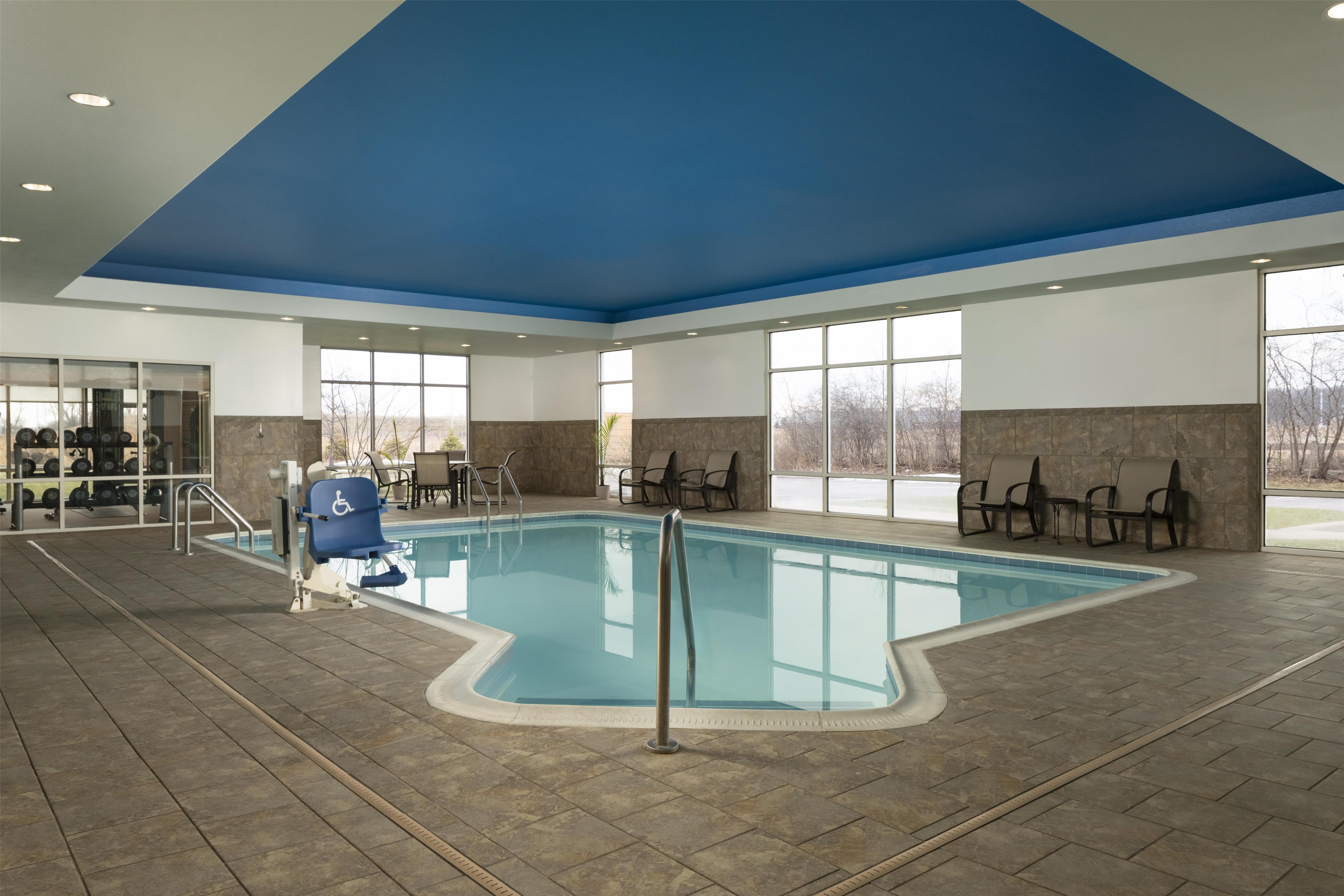 Pool | Hampton Inn & Suites Rochester/Henrietta