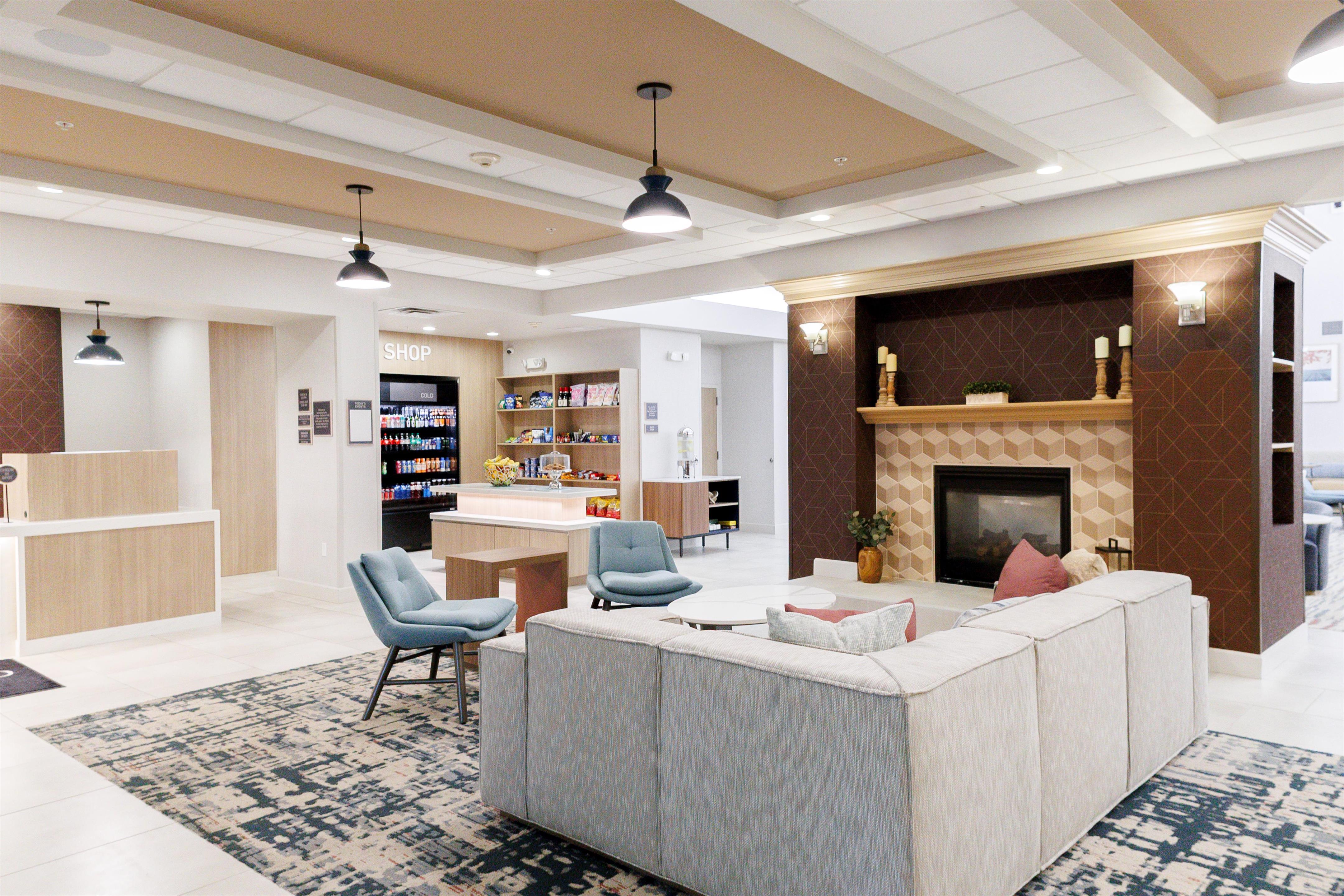 Lobby | Homewood Suites by Hilton Rochester - Victor