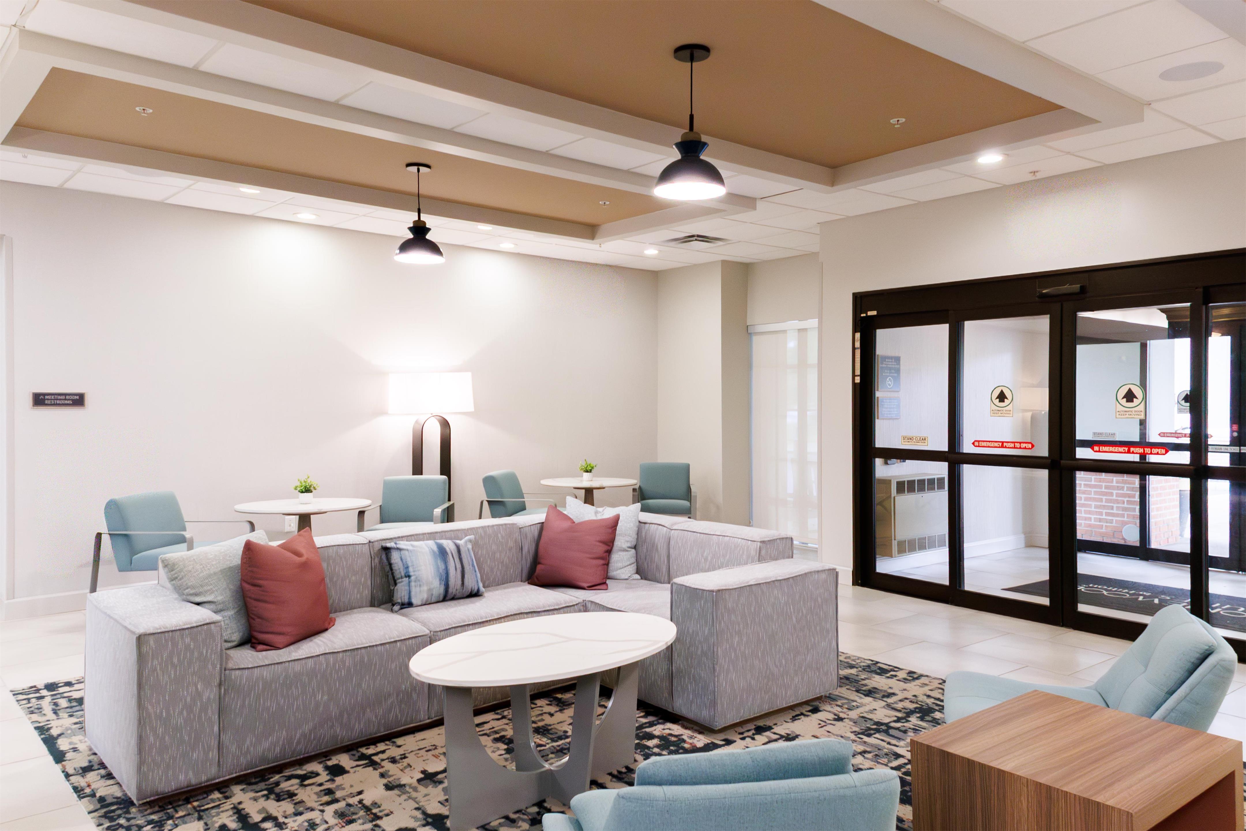 Lobby | Homewood Suites by Hilton Rochester - Victor
