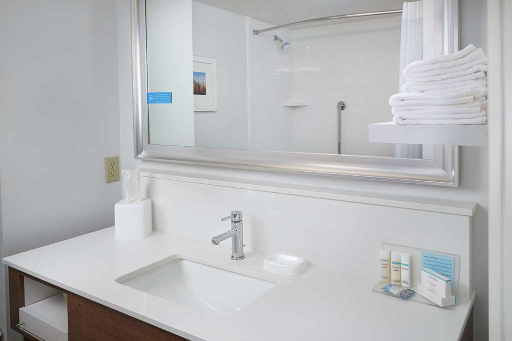 Hampton Inn & Suites by Hilton Rogers Room Type - 2 QUEEN BEDS NONSMOKING