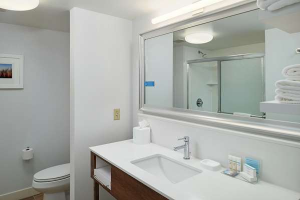  - Hampton Inn & Suites Rogers