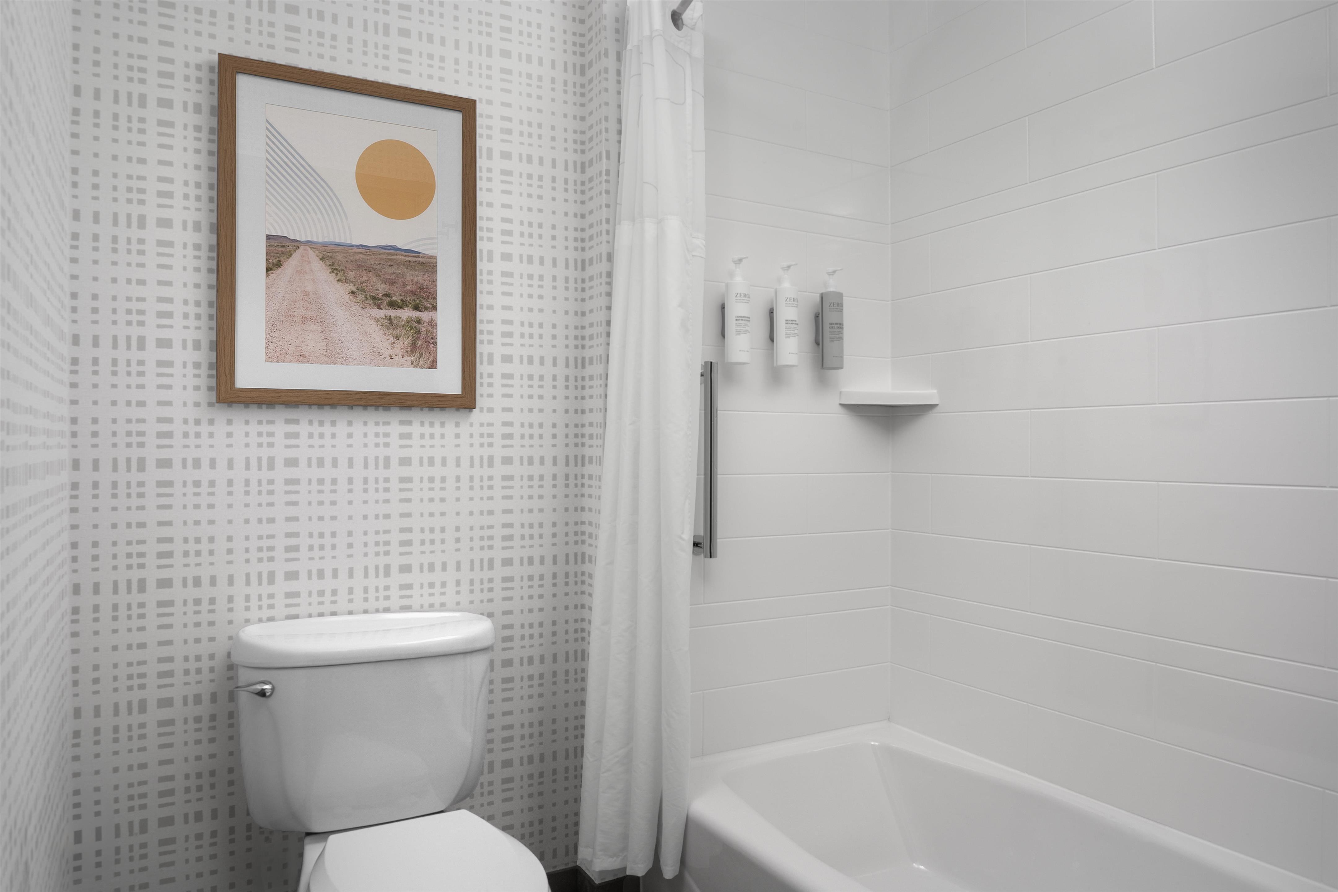Guest room bath