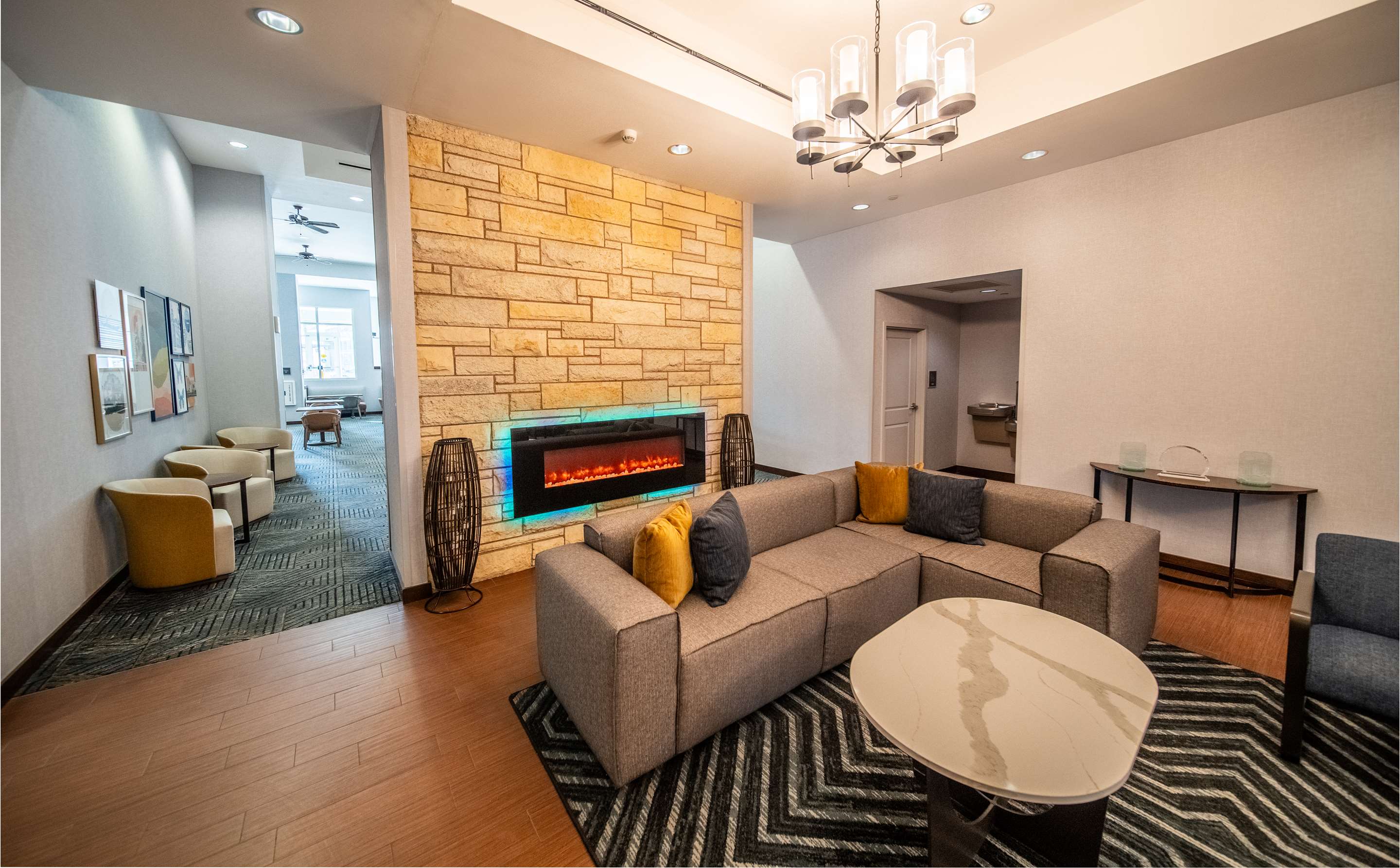Lobby | Homewood Suites by Hilton Rochester Mayo Clinic Area / Saint Marys