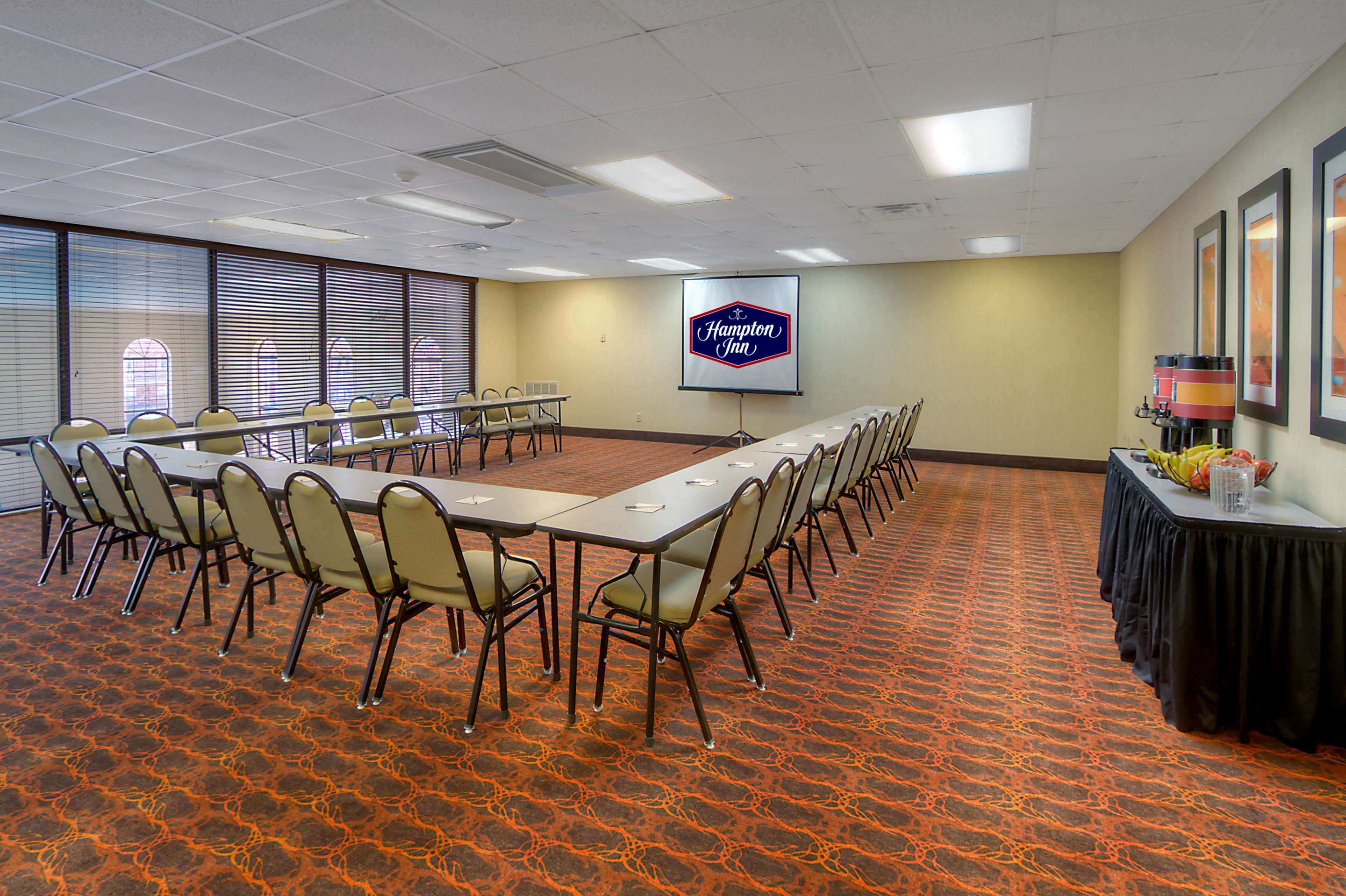 Meeting Room | Hampton Inn Russellville