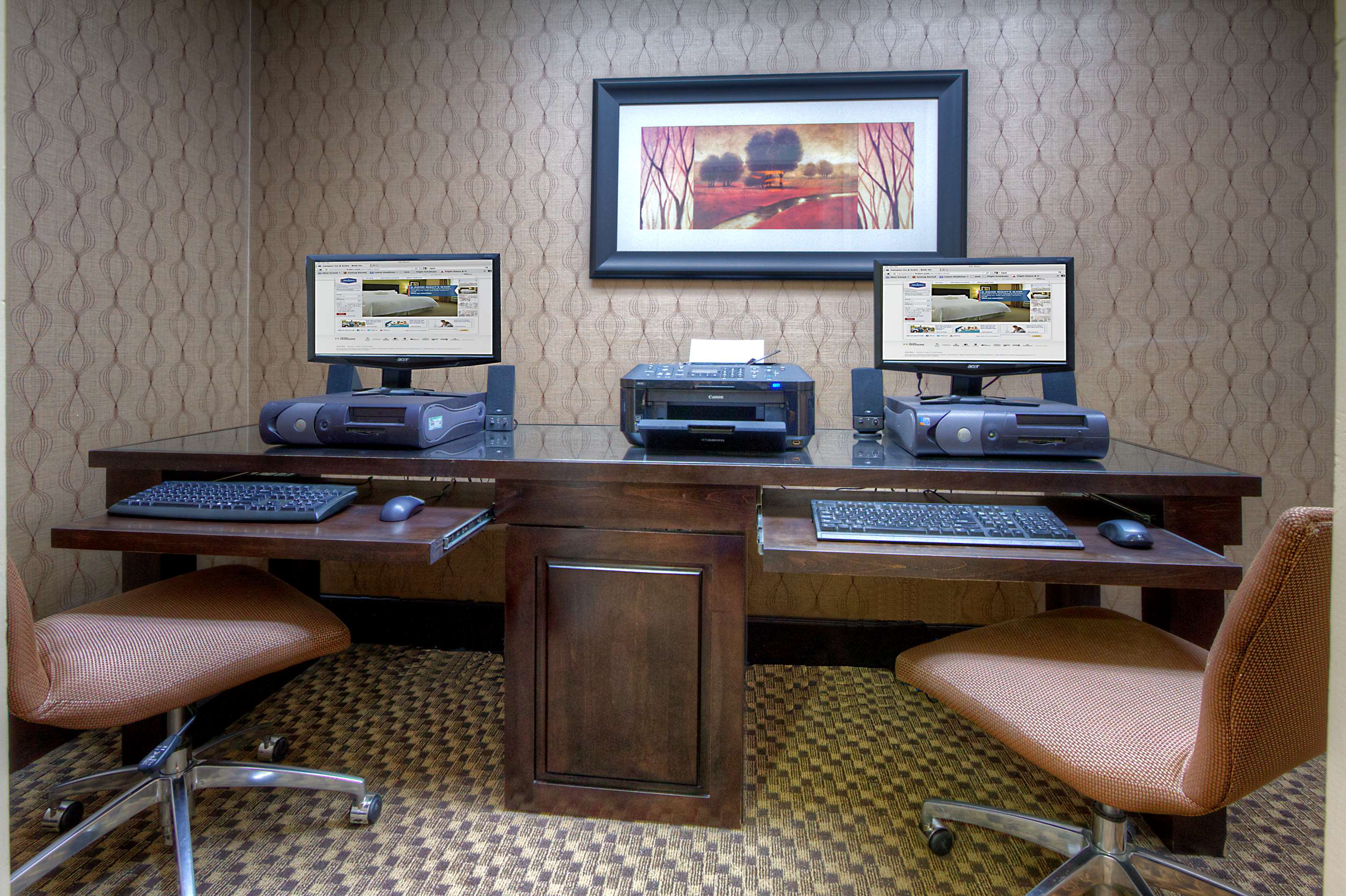 Business Center | Hampton Inn Russellville