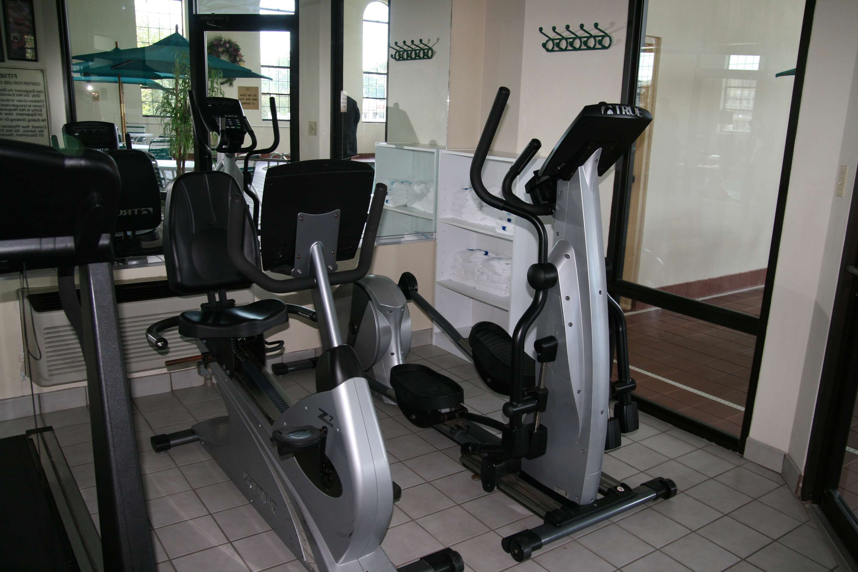Health club fitness center gym | Hampton Inn Russellville