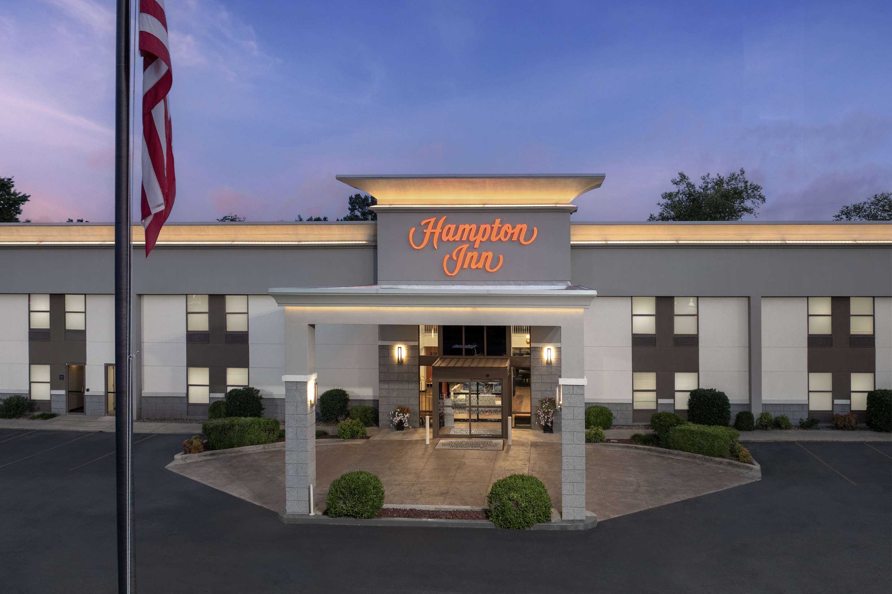 Exterior | Hampton Inn Russellville