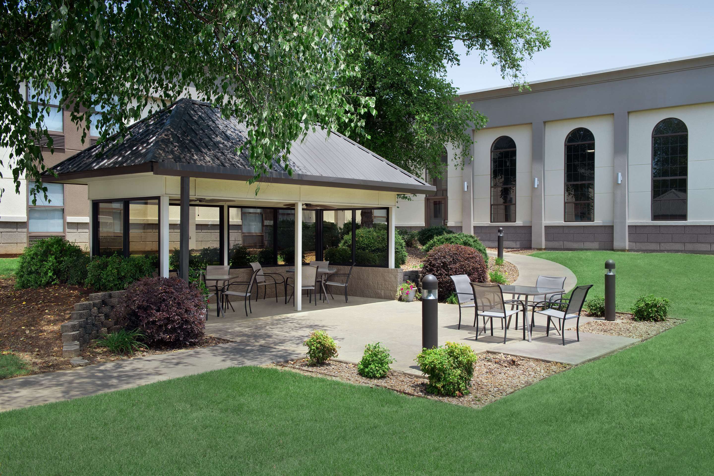 Exterior | Hampton Inn Russellville
