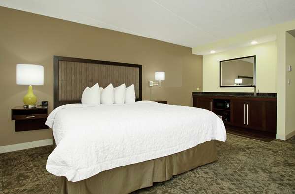  - Hampton Inn & Suites Rockville Centre