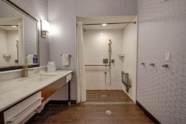  - Hampton Inn & Suites Rockville Centre