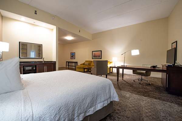  - Hampton Inn & Suites Rockville Centre