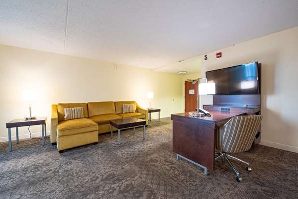  - Hampton Inn & Suites Rockville Centre