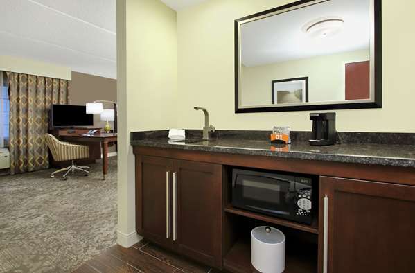  - Hampton Inn & Suites Rockville Centre